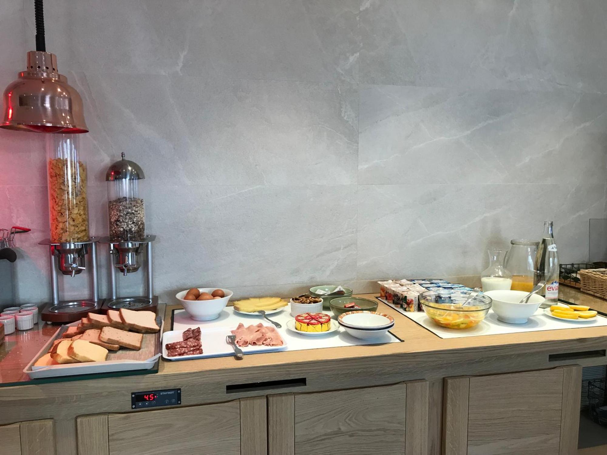 Le Provencal Logishotels Hotel 3*
