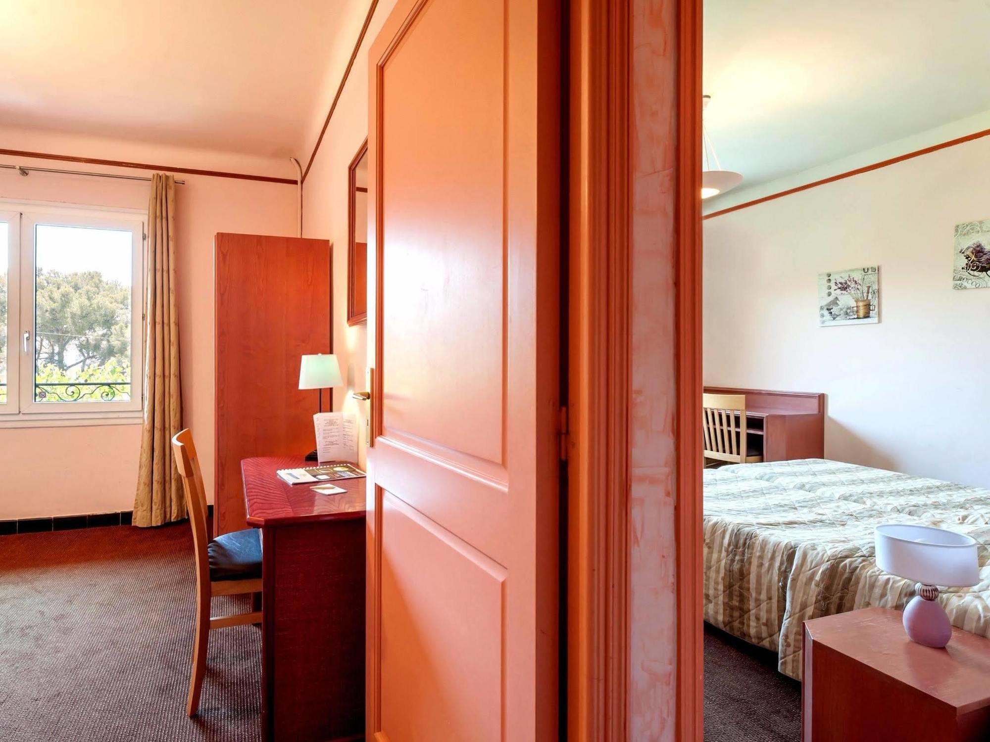 Le Provencal Logishotels Les Issambres